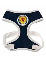 Scotland Football Team Harness - Our Official Scotland Retro Harness is lightweight and incredibly 
strong. Designed by Urban Pup to provide the ultimate in comfort and 
safety. It features a breathable material for maximum air circulation 
that helps prevent your dog overheating and is held in place by a secure 
clip in action...